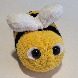 Handknit Plush Chenille Bee Decor